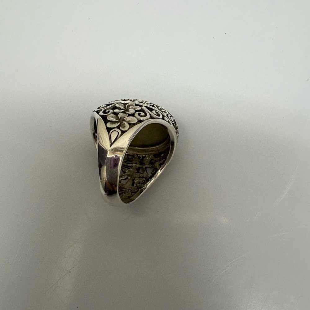 Elegant Silver and Mabe Blue Pearl Ring - Picture 5 of 8